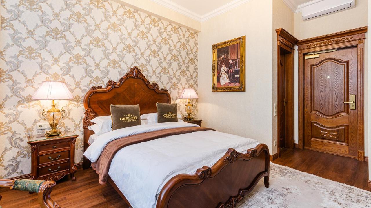 Gregory Boutique Hotel キシナウ エクステリア 写真 A bedroom at the hotel