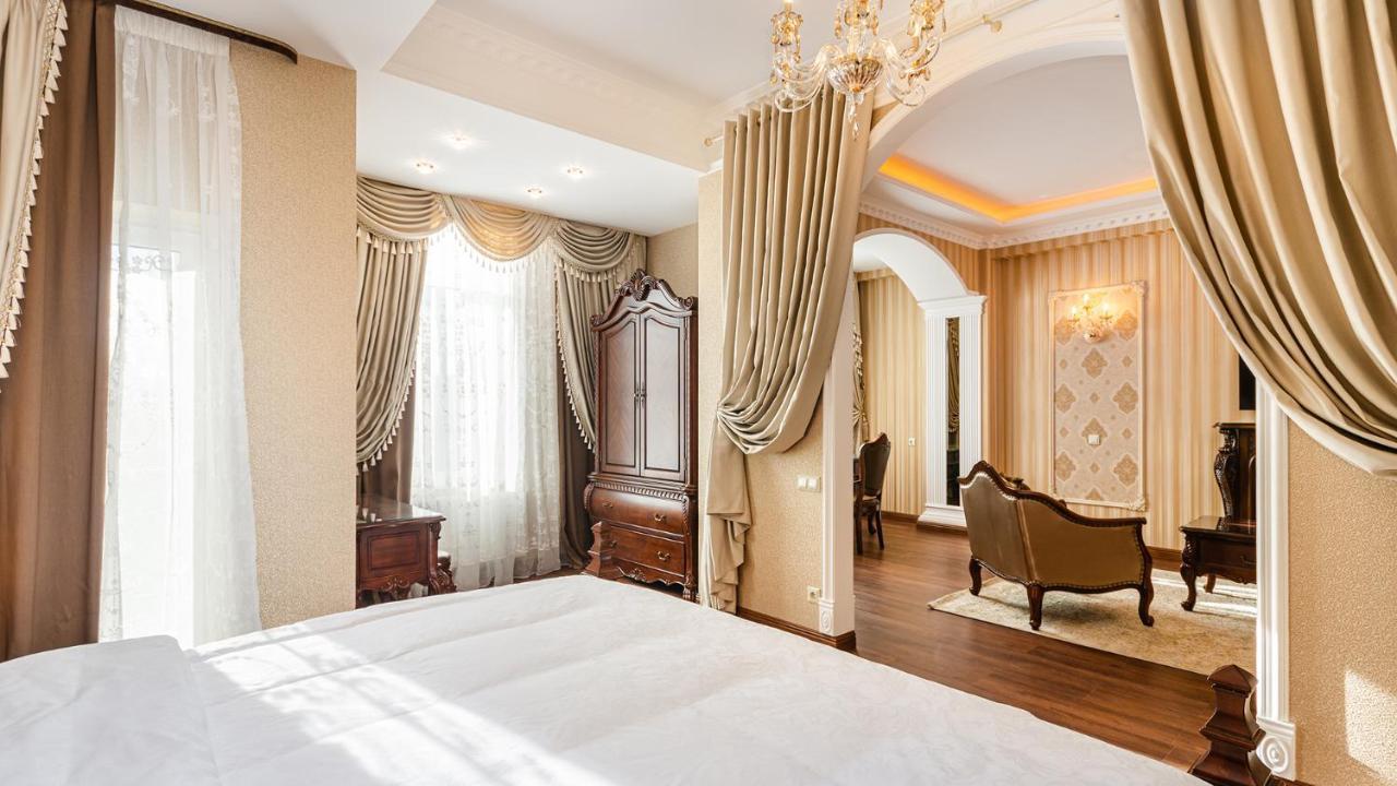 Gregory Boutique Hotel キシナウ エクステリア 写真 A bedroom at the hotel